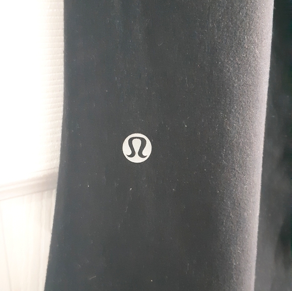 Lululemon pants - Picture 3 of 5
